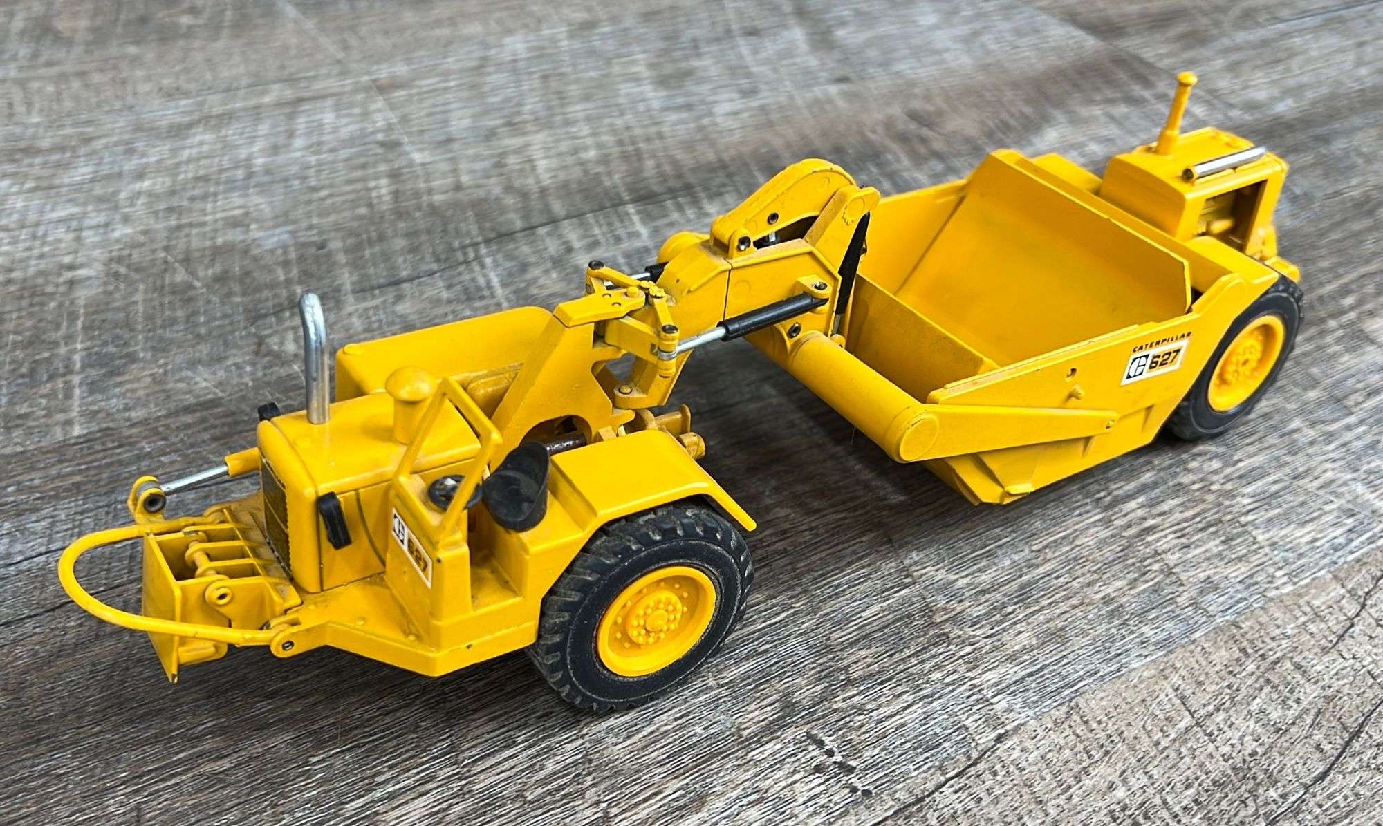 ヴィンテージ 西ドイツ製 Push-Pull Schurfzug CAT 627 Cat 627k Push Pull Scraper 1/50 Scale Cat Diecast Model
