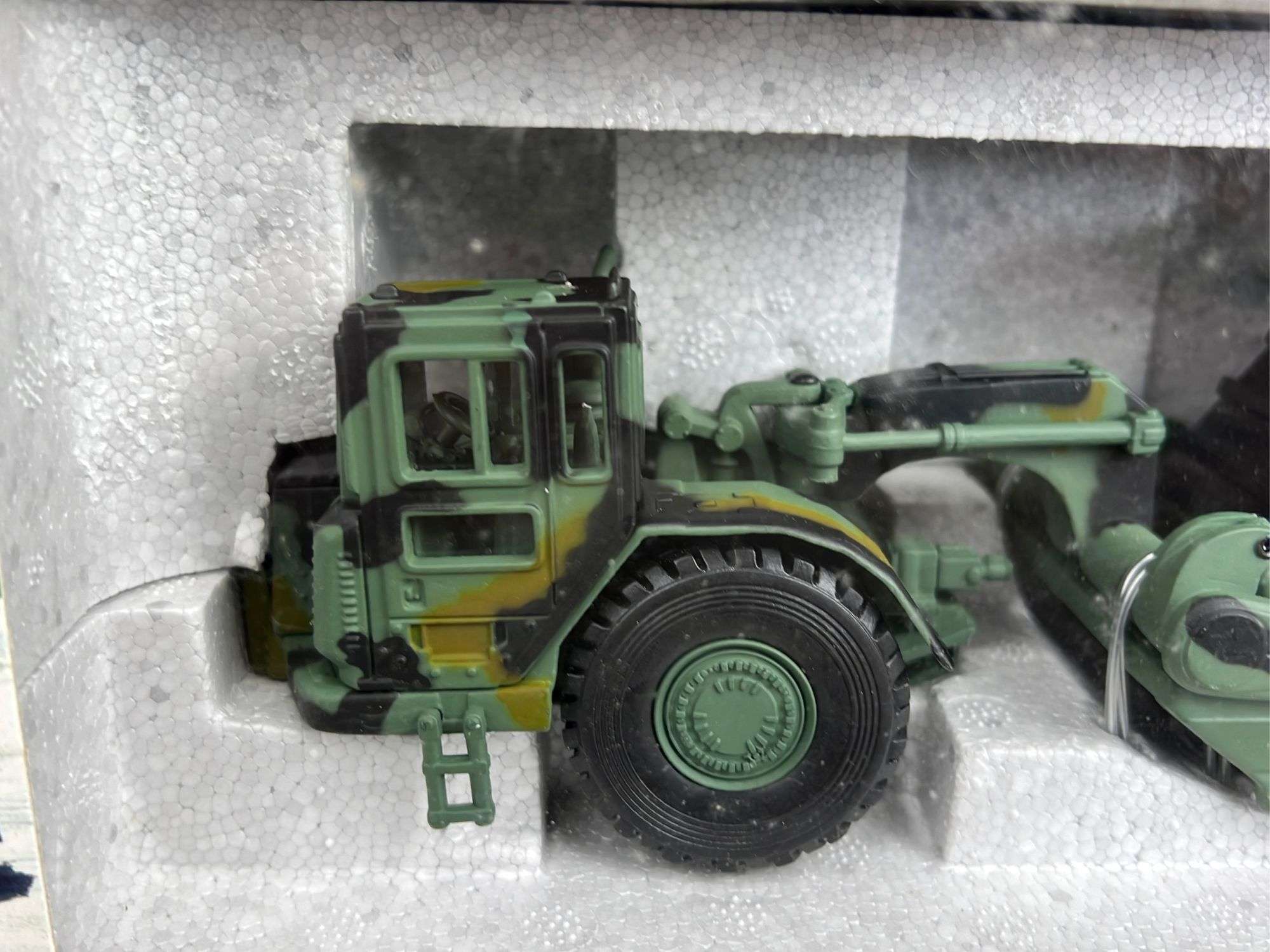 1/50 Norscot Cat 623G military elevating scraper - Schneider