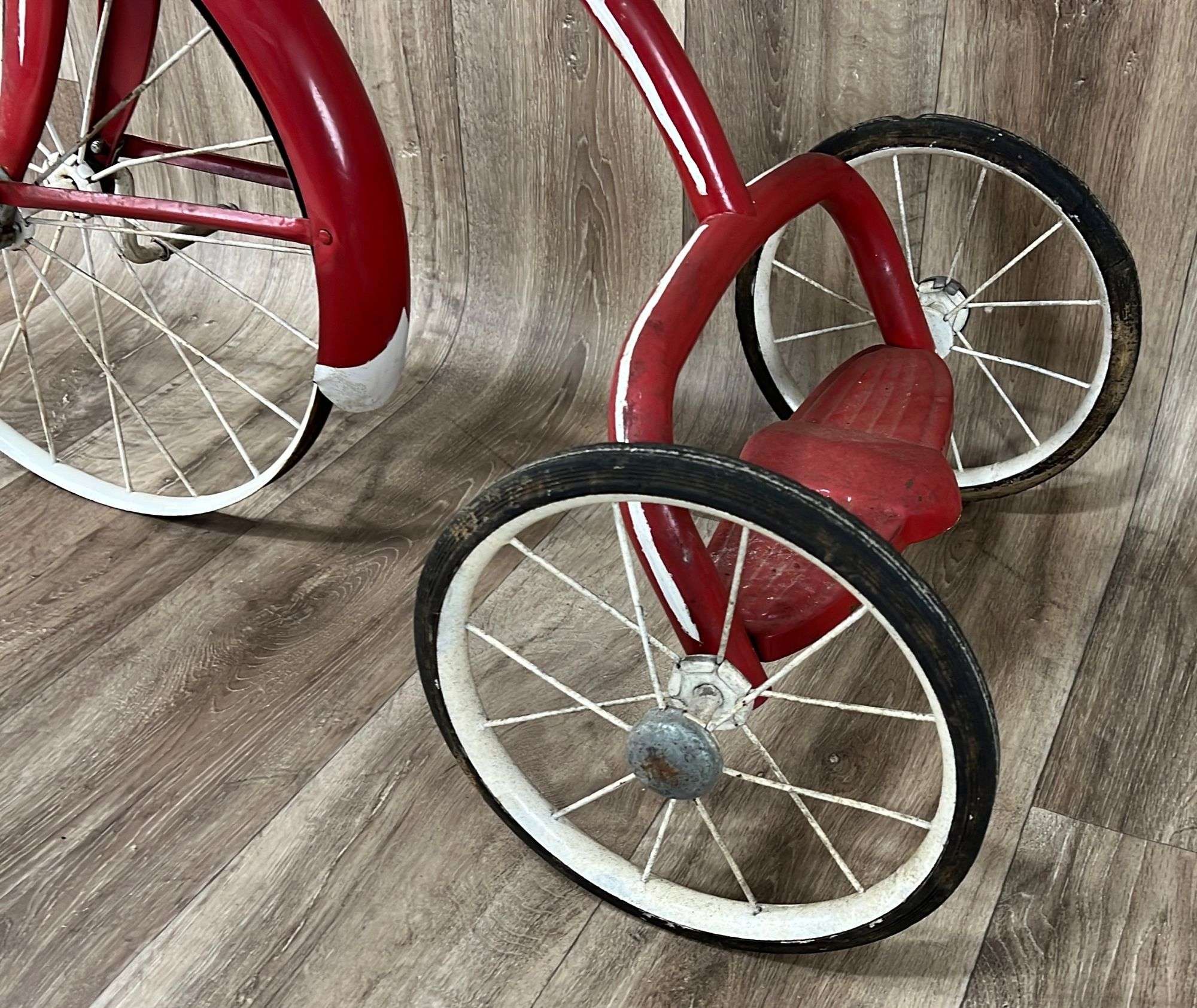 Murray tricycle, original condition - Schneider Auctioneers LLC