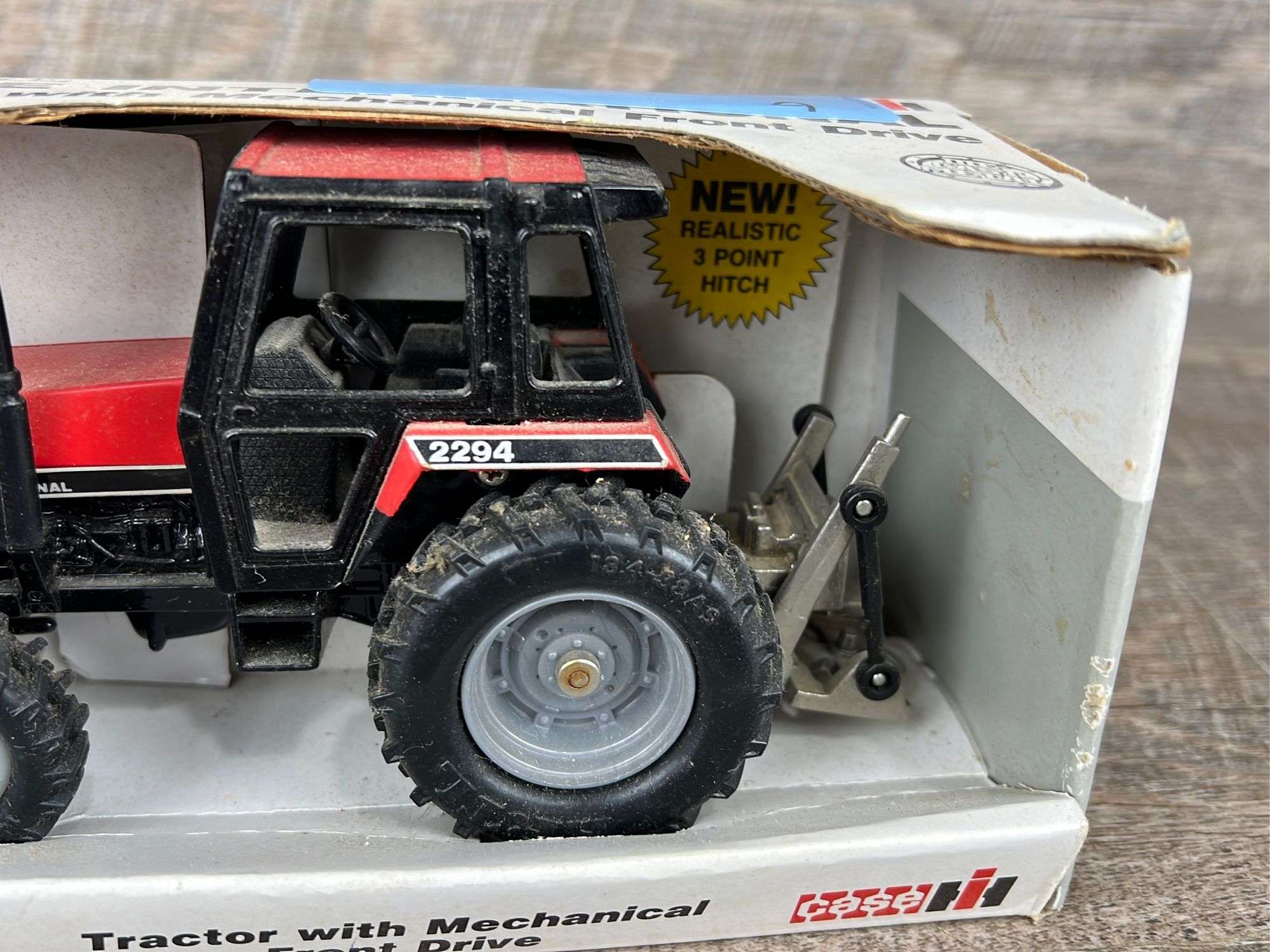 1/32 Ertl Case IH 2294 Tractor w/ mechanical front drive