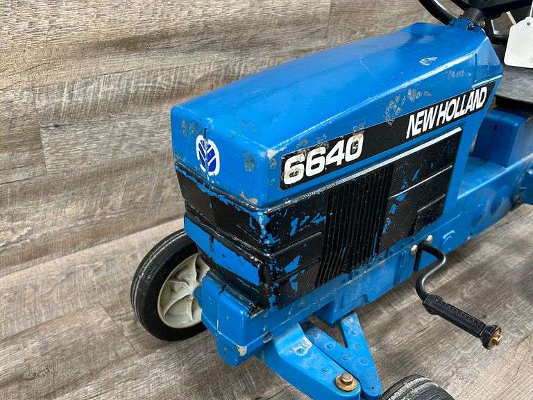 Tractor Seat NOS Blue Replacement Seat For Ertl/Tomy Ford New - Main Image