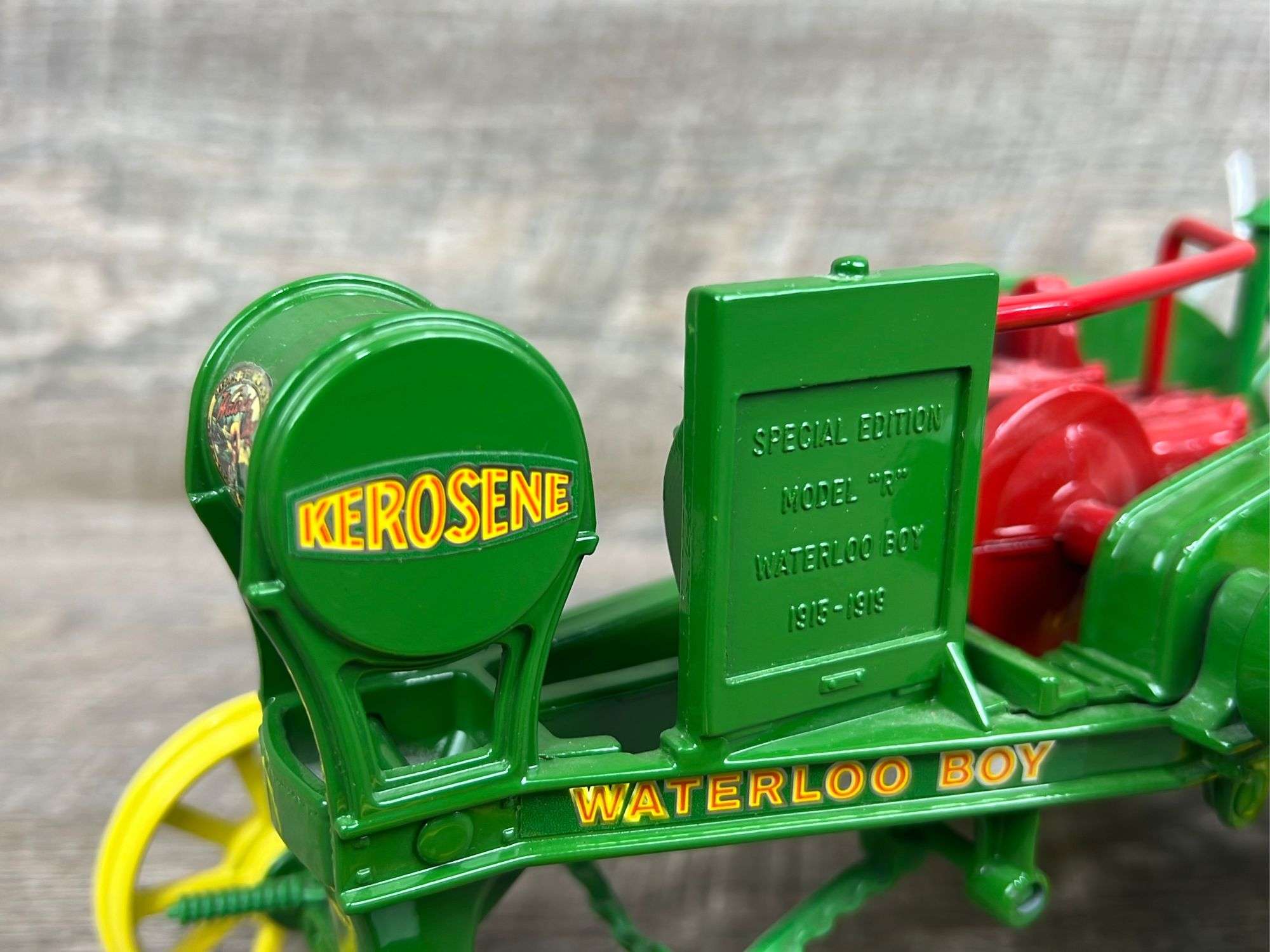 1/16 Ertl John Deere Waterloo Boy special edition tractor