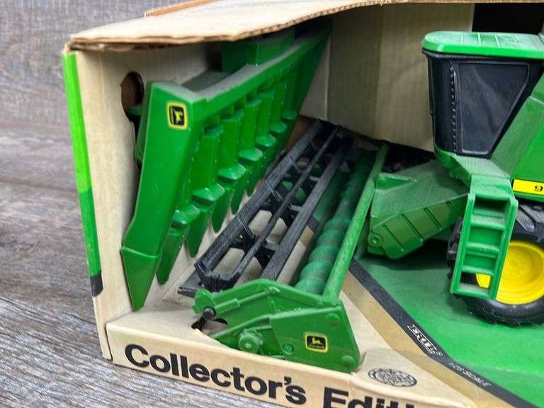 ジョンディア　コンバイン9600 ERTL製 1/28スケール Vintage 1989 Ertl John Deere 9600 Combine Collectors Edition