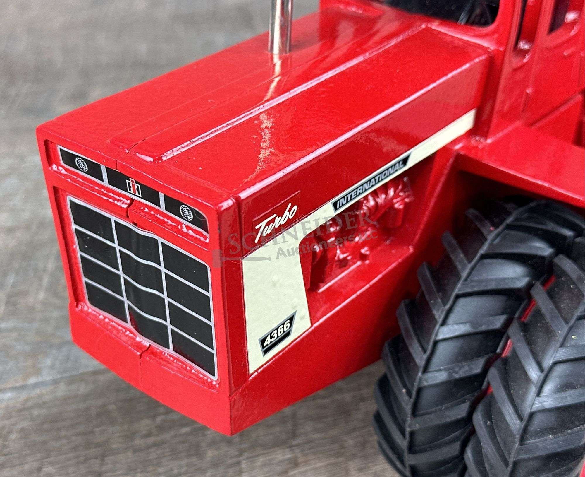 1/16 Scale Models IH 4366 '99 collector's edition tractor signed