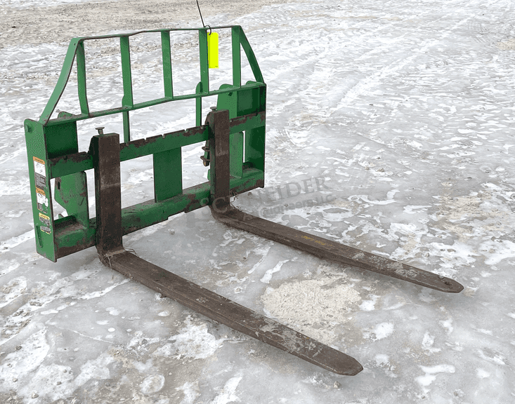 Pallet forks for JD 673SL loader w/ JD style quick hitch
