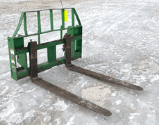 Pallet forks for JD 673SL loader w/ JD style quick hitch