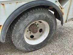 1998 Ford F800 crane service truck