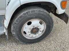 1998 Ford F800 crane service truck