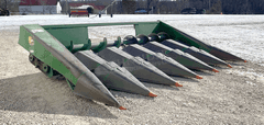 John Deere 643 6-30" row corn head