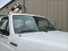 1998 Ford F800 crane service truck