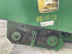 John Deere 643 6-30" row corn head