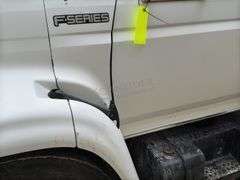 1998 Ford F800 crane service truck