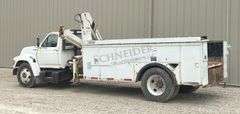 1998 Ford F800 crane service truck