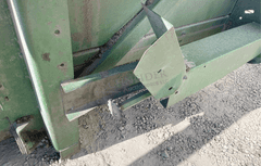 John Deere 643 6-30" row corn head