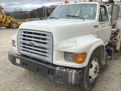 1998 Ford F800 crane service truck