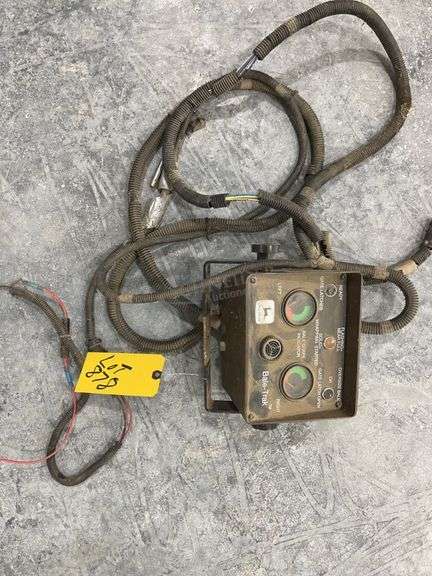 John Deere 435 round baler