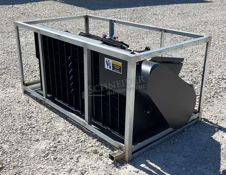 Unused skid steer mixing bucket