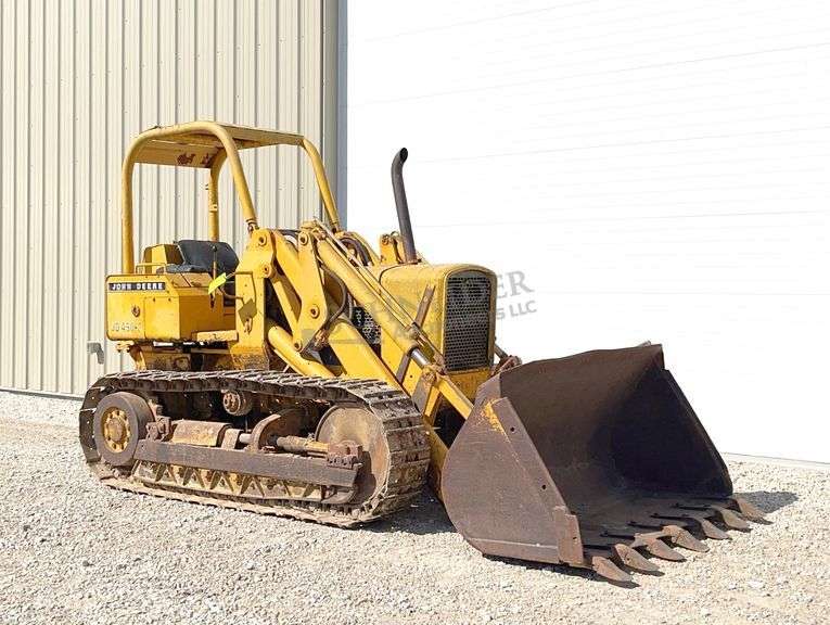 John Deere 450-B crawler loader