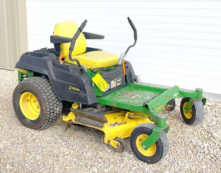 John Deere Z540M zero turn mower