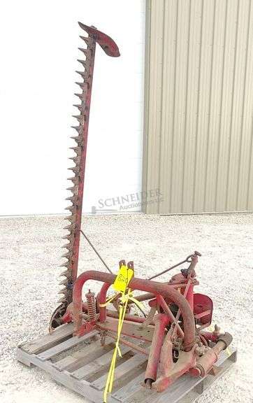 Massey Ferguson 7' 3-pt. sickle mower