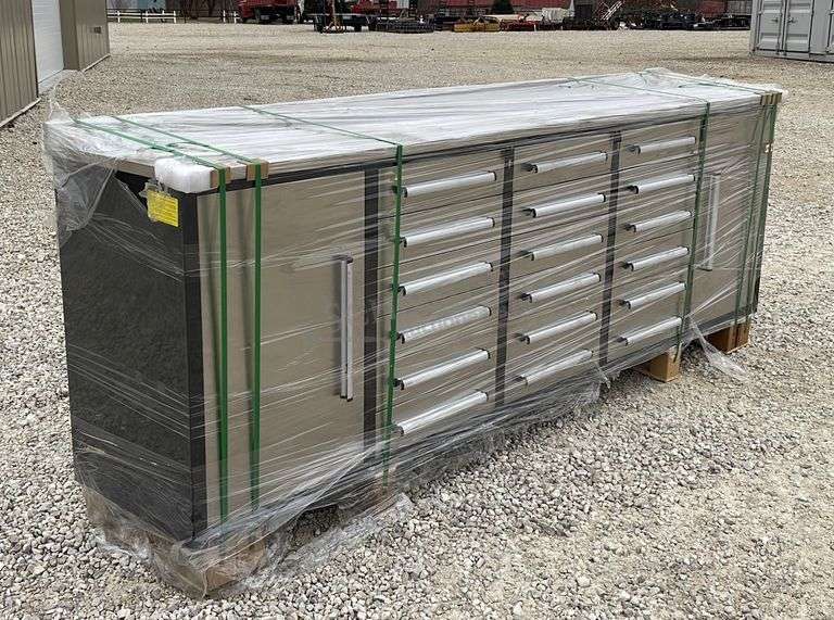 Unused 10' toolbox workbench