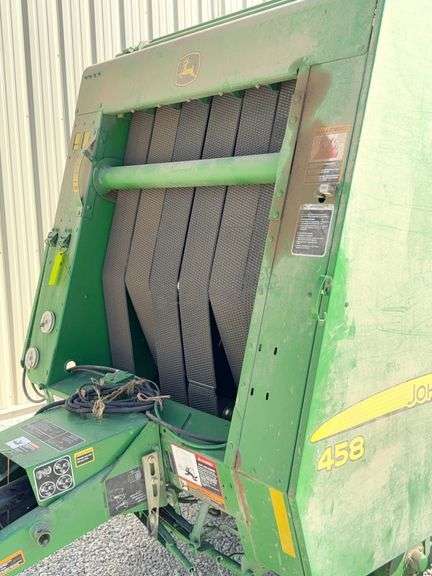 John Deere 458 Standard round baler