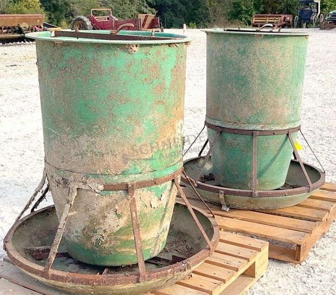 2 poly hog feeders
