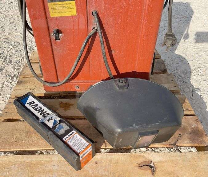 Lincoln AC 225 stick welder w/ leads & accessories