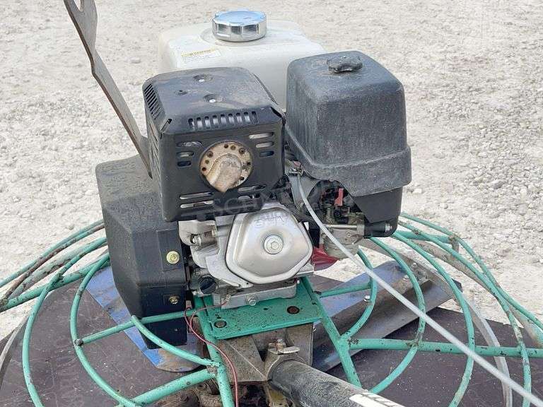 Whiteman MQ 4' concrete power trowel