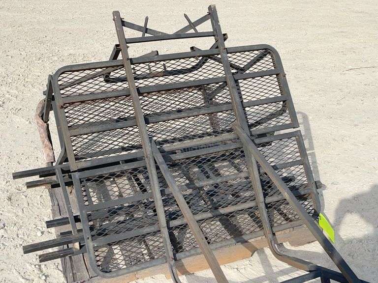 44" wide tree stand w/ ladder