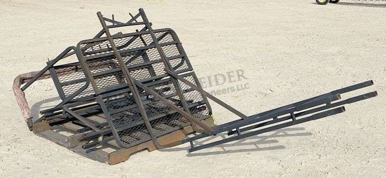 44" wide tree stand w/ ladder