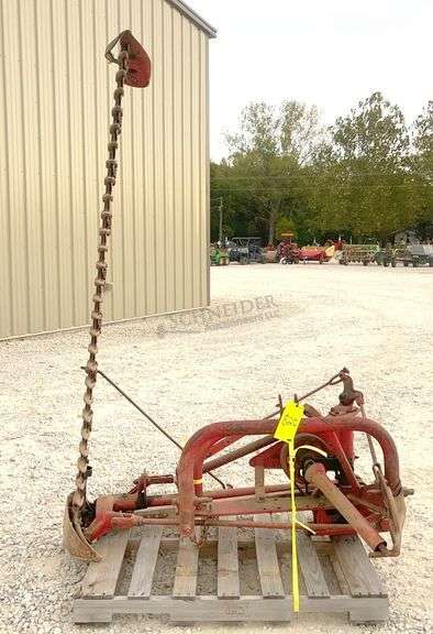 Massey Ferguson 7' 3-pt. sickle mower