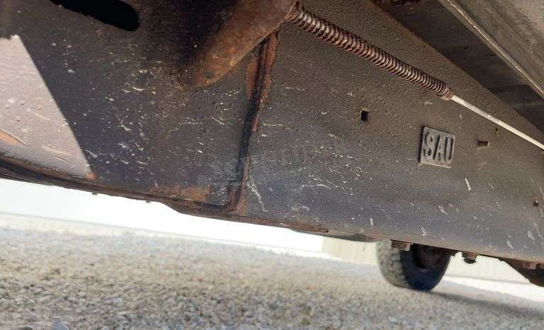 1994 Chevrolet 2500 4x4 w/ snow plow & spreader