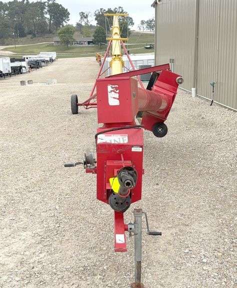 Westfield MK 100-71 transport auger