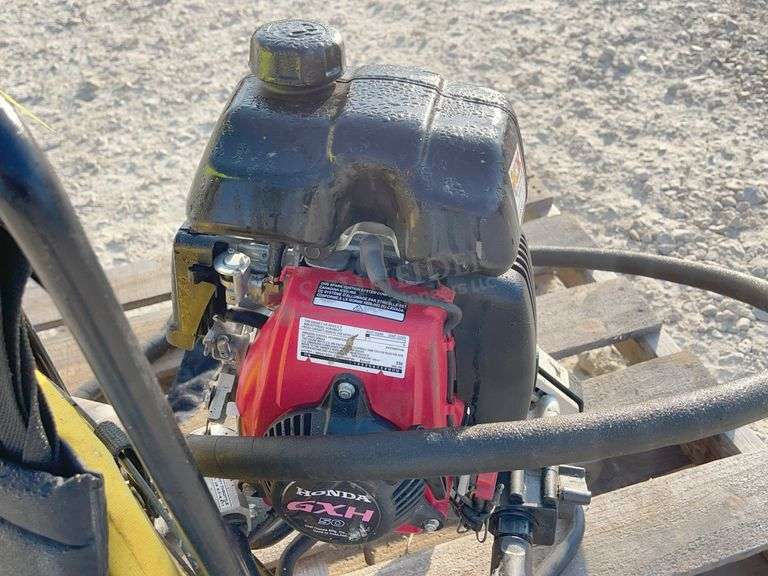 Oztec BP-50 backpack concrete vibrator