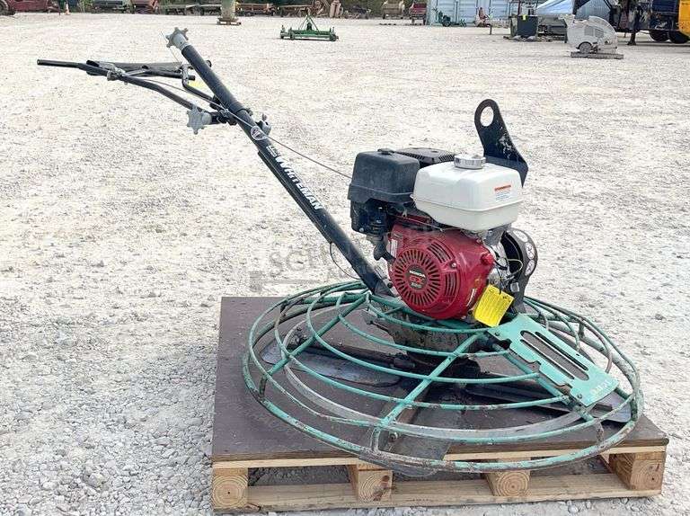 Whiteman MQ 4' concrete power trowel