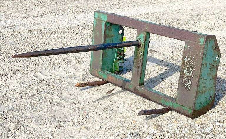 Balemaster quick attach bale spear for JD style quick attach