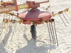 New Holland 254 3-point tedder rake