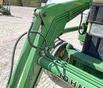 John Deere 6200 tractor w/ loader