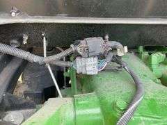 2022 John Deere 5065E tractor w/ loader