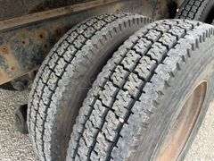 1994 Chevrolet C70 Kodiak tandem axle grain truck