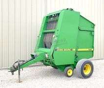 John Deere 435 round baler