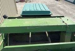 John Deere 4425 combine