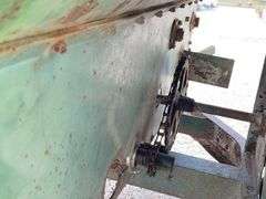 John Deere 301 fertilizer spreader