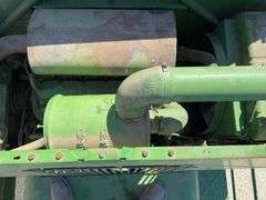 John Deere 4425 combine