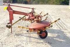 New Holland 254 3-point tedder rake