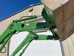 John Deere 6200 tractor w/ loader