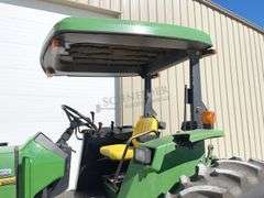 John Deere 6200 tractor w/ loader