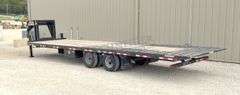 2022 Trailerman 32.5' gooseneck flatbed w/ hydraulic dovetail