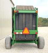 John Deere 435 round baler